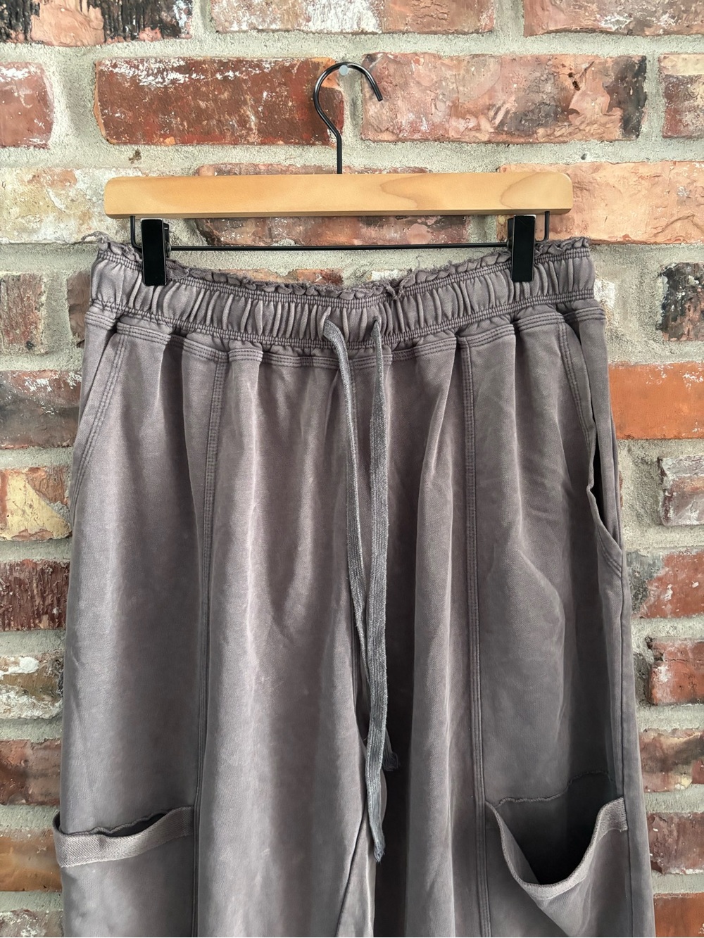Oli & Hali Mineral Wash True To You Jogger Pants, M - Picture 3 of 8